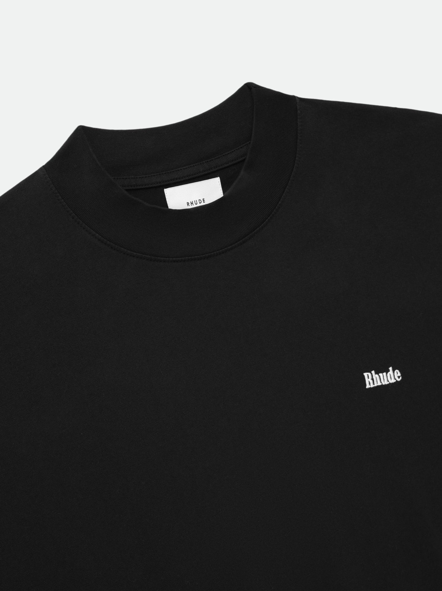 CLASSIQUE  MOCK NECK TEE